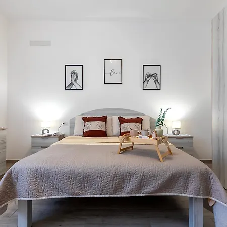 Viviana's Daire Trinità dʼAgultu